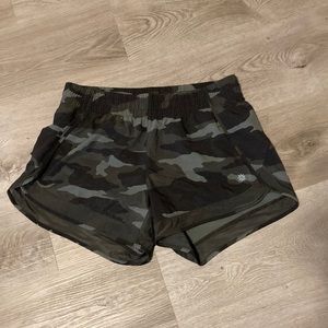 Athleta Mesh Race Running short